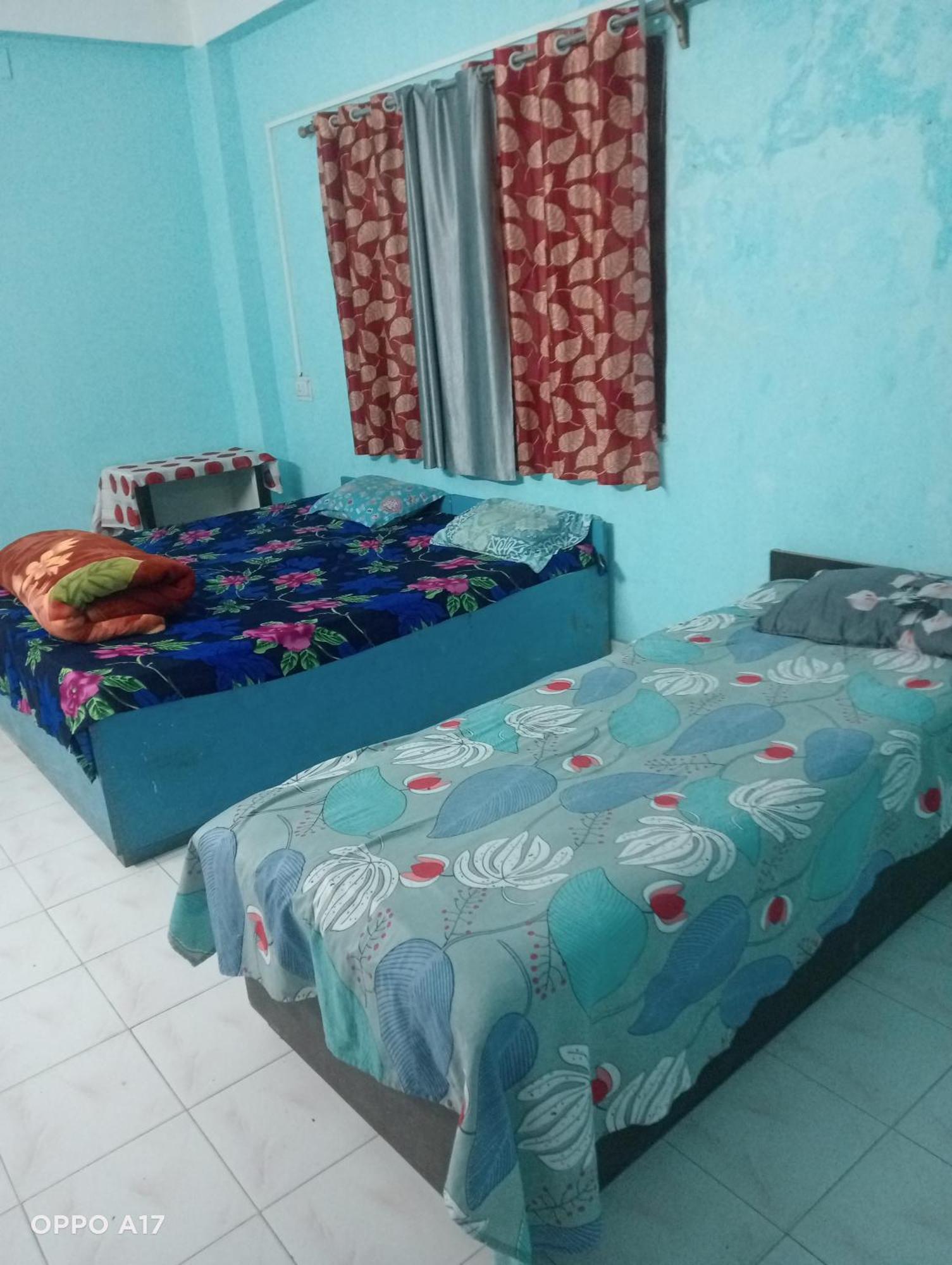 Swaroop Ashray Homestay Силигури Номер фото