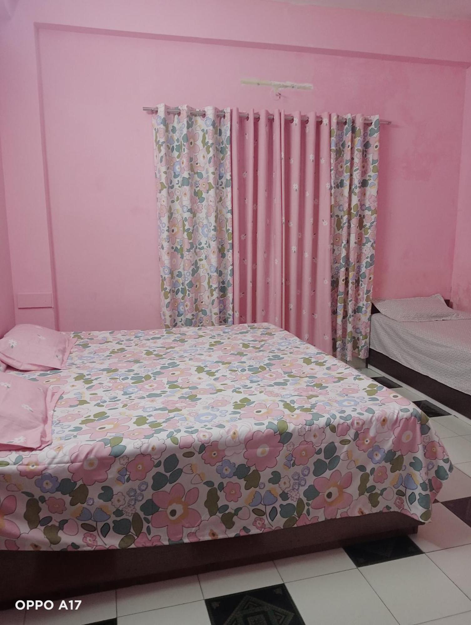 Swaroop Ashray Homestay Силигури Номер фото
